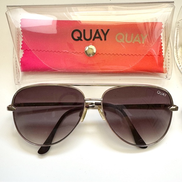 Quay Sunglasses - Aviator 2 pairs LIKE NEW - Picture 2 of 9